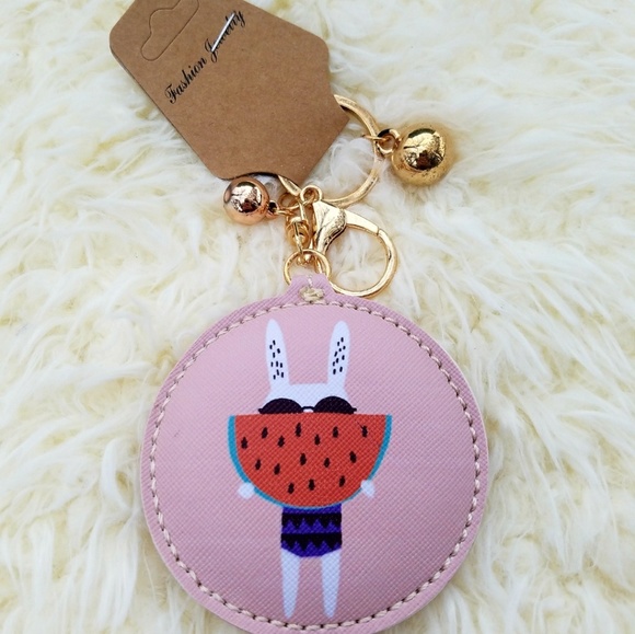 Bunny compact mirror key chain - Picture 3 of 4